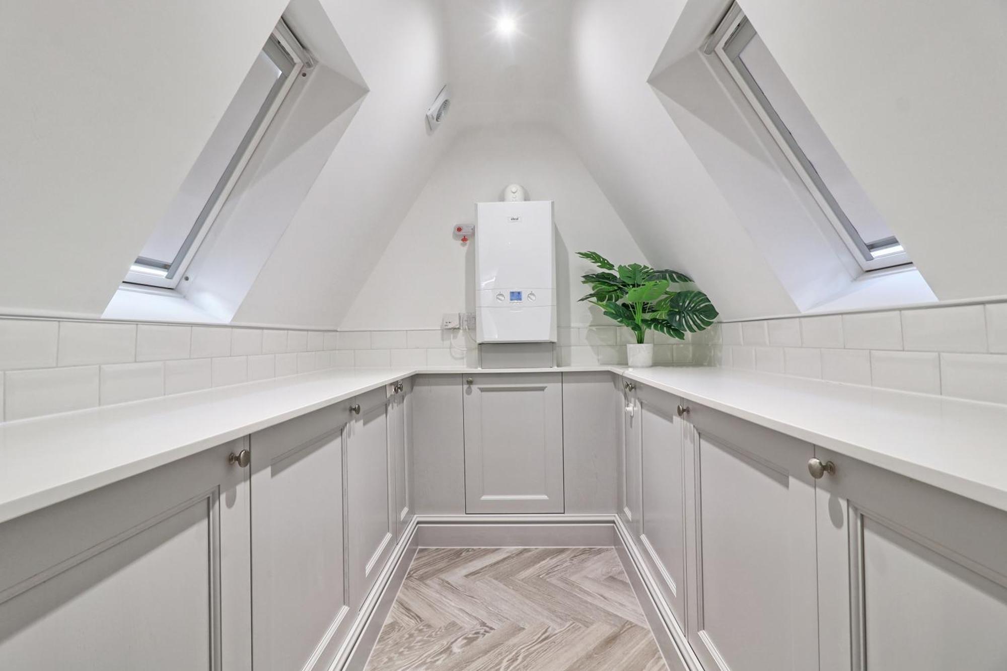 Writtle Massive 4 Bedroom Apartment With Parking In Gorgeous Countryside Location & Short Drive To Chelmsford City Centre Contractors Welcome Εξωτερικό φωτογραφία