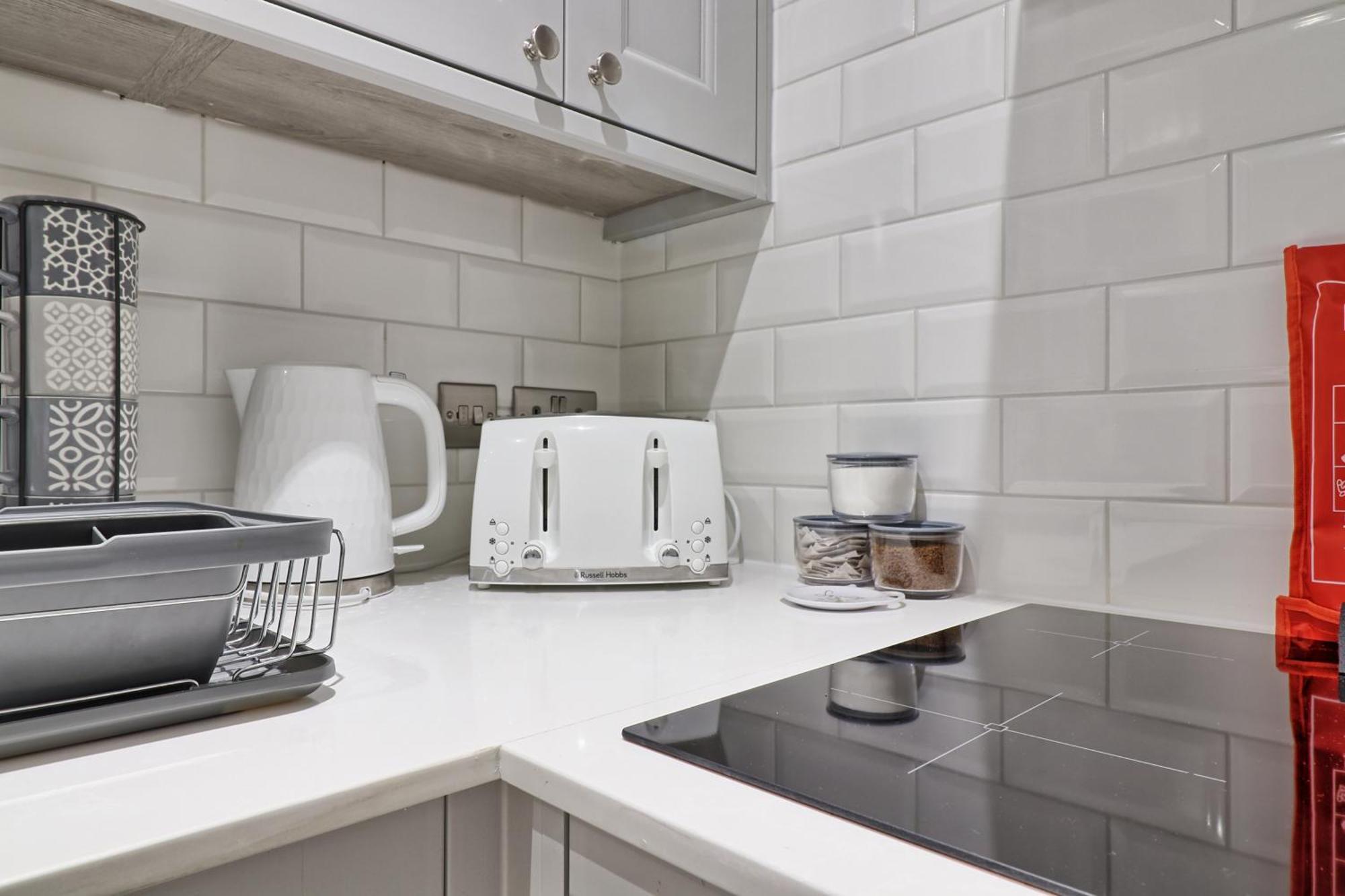 Writtle Massive 4 Bedroom Apartment With Parking In Gorgeous Countryside Location & Short Drive To Chelmsford City Centre Contractors Welcome Εξωτερικό φωτογραφία