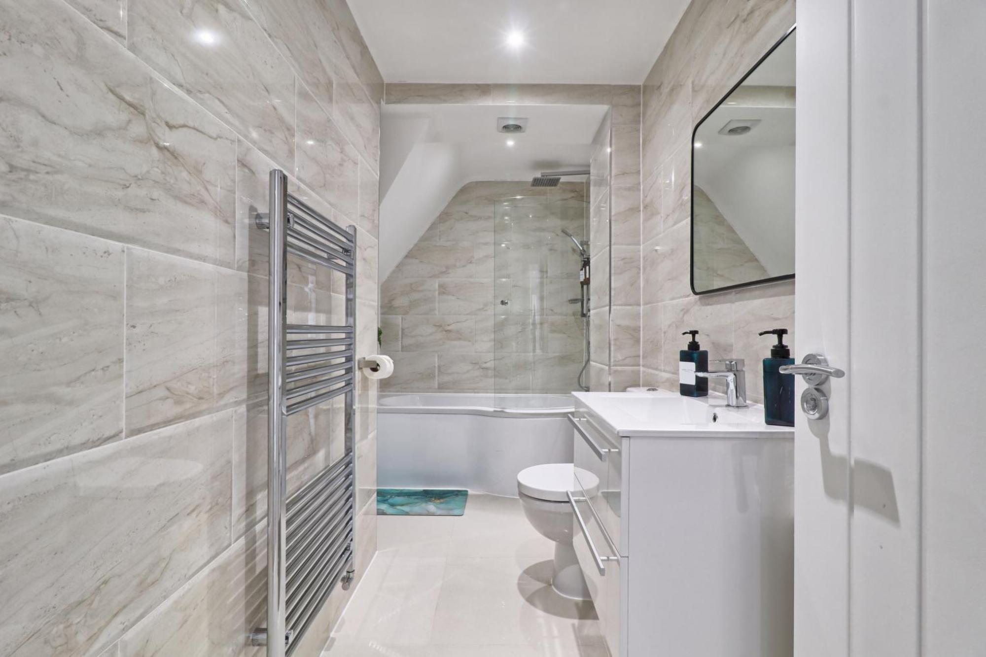 Writtle Massive 4 Bedroom Apartment With Parking In Gorgeous Countryside Location & Short Drive To Chelmsford City Centre Contractors Welcome Εξωτερικό φωτογραφία